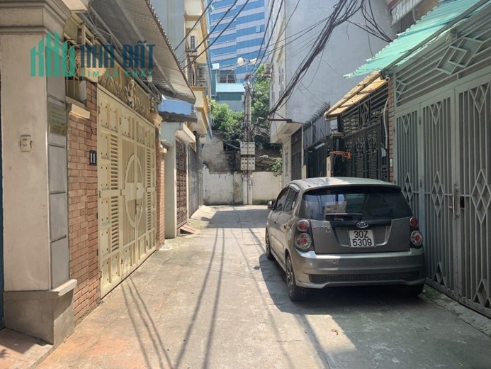 NHÀ SÁT PHỐ NGUYỄN VĂN CỪ, MĂT TIỀN RỘNG 9M, GẦN CẦU CHƯƠNG DƯƠNG