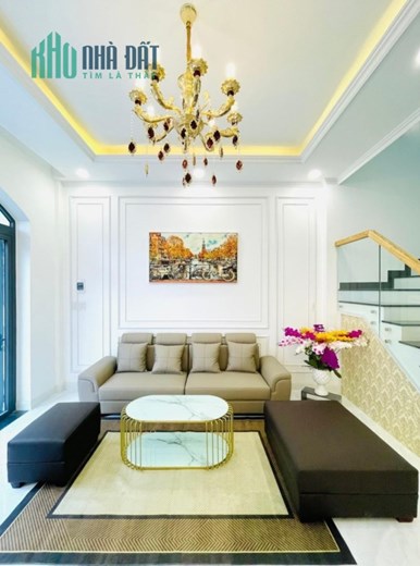 NHÀ SÁT PHỐ NGUYỄN VĂN CỪ, MĂT TIỀN RỘNG 9M, GẦN CẦU CHƯƠNG DƯƠNG