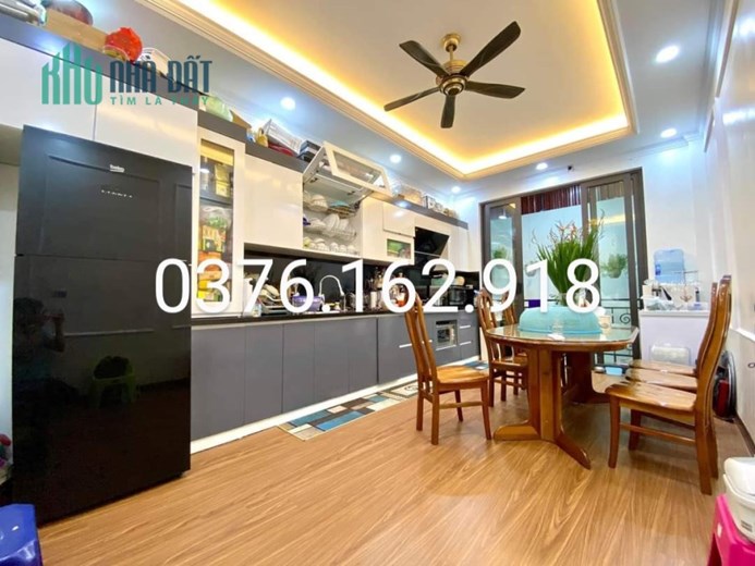 NHÀ HỒNG TIẾN- 7 TẦNG THANG MÁY- GARA 2 Ô TÔ-KINH DOANH-ĐẲNG CẤP