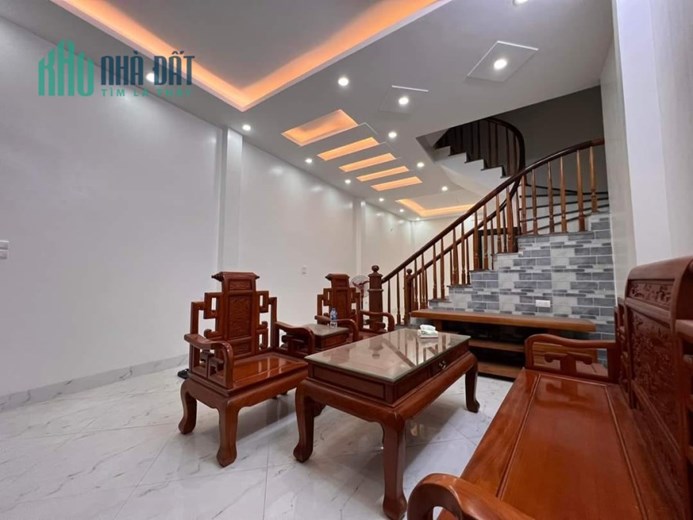 Nhà giáp bát 48m2 x5T,cực đẹp,ngõ nông,sạch,giá 3,9 tỷ,ở luôn