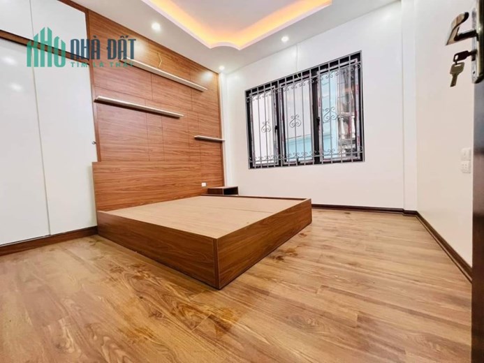 Nhà giáp bát 48m2 x5T,cực đẹp,ngõ nông,sạch,giá 3,9 tỷ,ở luôn