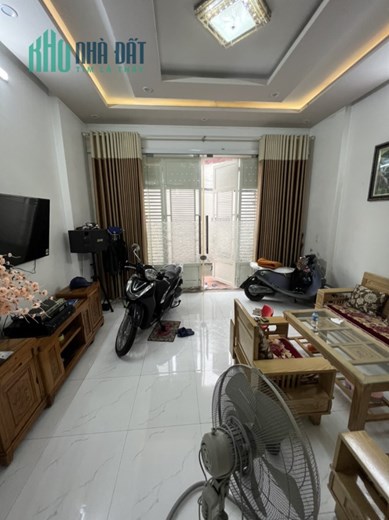 52.NHÀ DÂN XÂY ĐỘC LẬP 3.5 TẦNG MỚI NGÕ HÀO KHÊ OTO ĐỖ CỬA