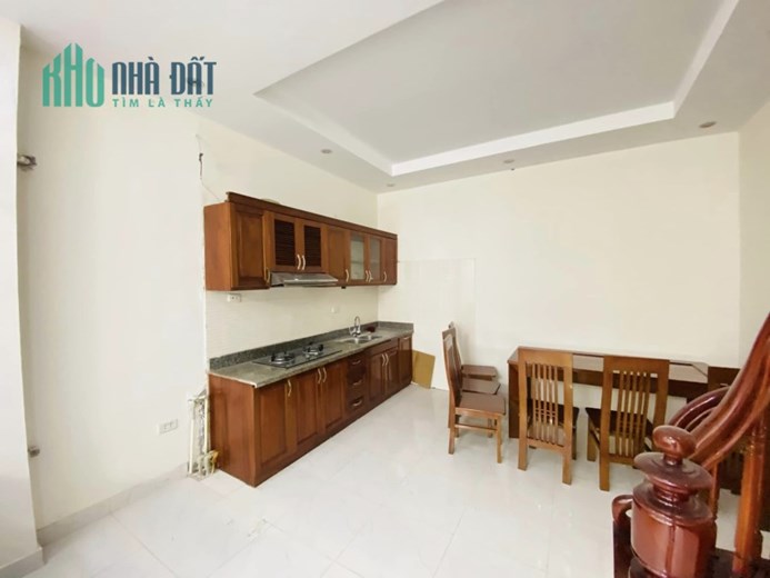 54m Mặt Tiền 5m Giá 5.9 Tỷ Phố Chùa Bộc. Nhà Dân Tự Xây Chắc Chắn. Ô Tô Đỗ Sát Cửa. Chủ Thiện Chí