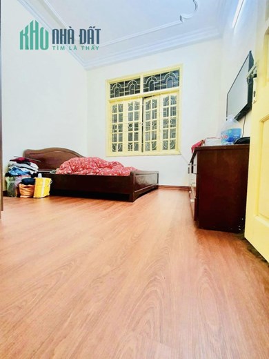 40m Mặt Tiền 4m Phố Cát Linh Đống Đa. Nhà Tiện Ích Ngập Tràn Phố Vip. Chủ Thiện Trí Bán