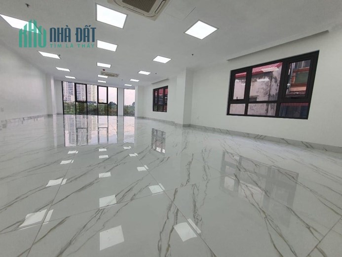 Toà nhà văn phòng Hoàng Quốc Việt- Cầu Giấy, 130m x 9 tầng,MT 6.5m, thông sàn, full thổ cư