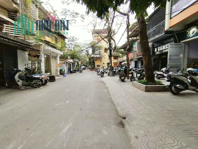 Đội Cung, Hai Bà Trưng, 547m2 đất MT13m giá chưa tới 300tr/m2, cấp phép xây 8T.