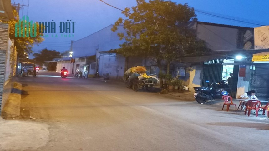 Đất trống lọt khe 7 chổ quay đầu phường An Phú Đông Quận 12