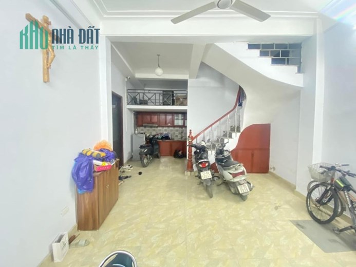 Phan Văn Trường, Cầu Giấy, ngõ ô tô, kinh doanh, 50m2, 5 tầng, 8.1 tỷ