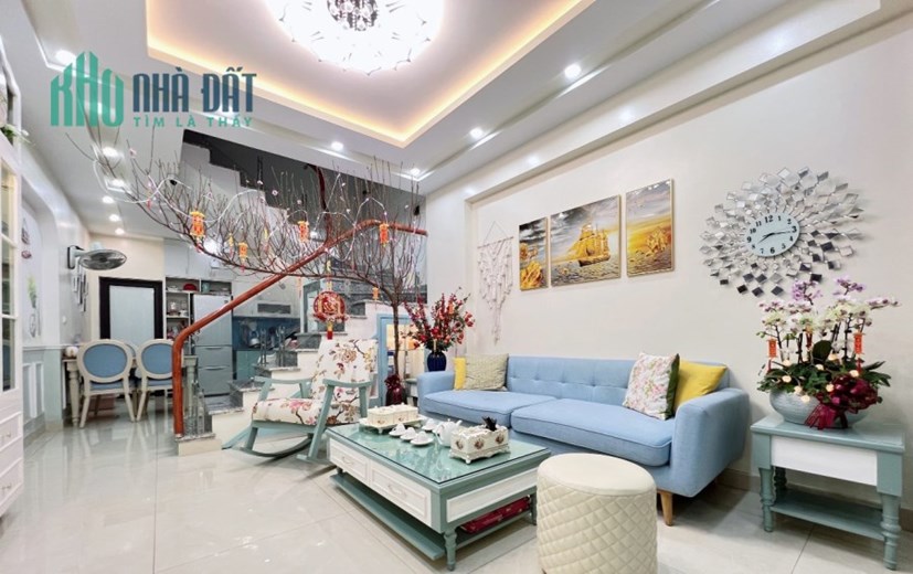 Bán nhà phố Trại Lẻ, 41m 3 tầng, full nội thất cực đẹp, ngõ cực nông, GIÁ 2.45 tỉ