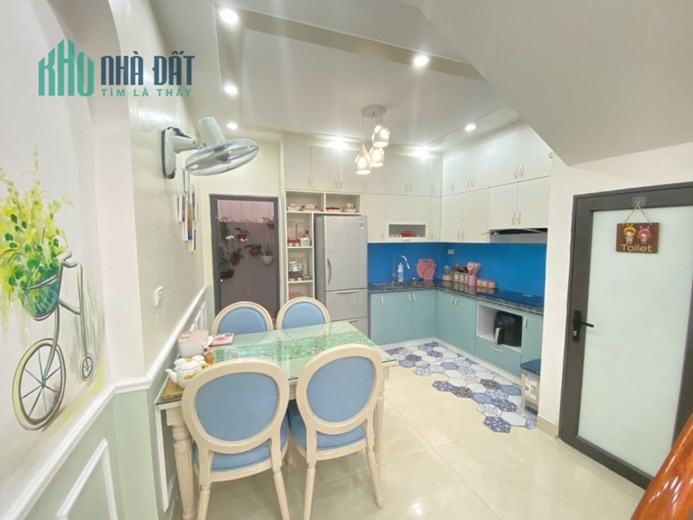 Bán nhà phố Trại Lẻ, 41m 3 tầng, full nội thất cực đẹp, ngõ cực nông, GIÁ 2.45 tỉ