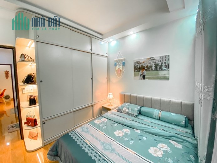 Bán nhà phố Trại Lẻ, 41m 3 tầng, full nội thất cực đẹp, ngõ cực nông, GIÁ 2.45 tỉ
