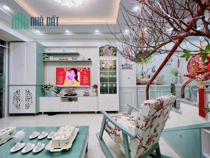 Bán nhà phố Trại Lẻ, 41m 3 tầng, full nội thất cực đẹp, ngõ cực nông, GIÁ 2.45 tỉ