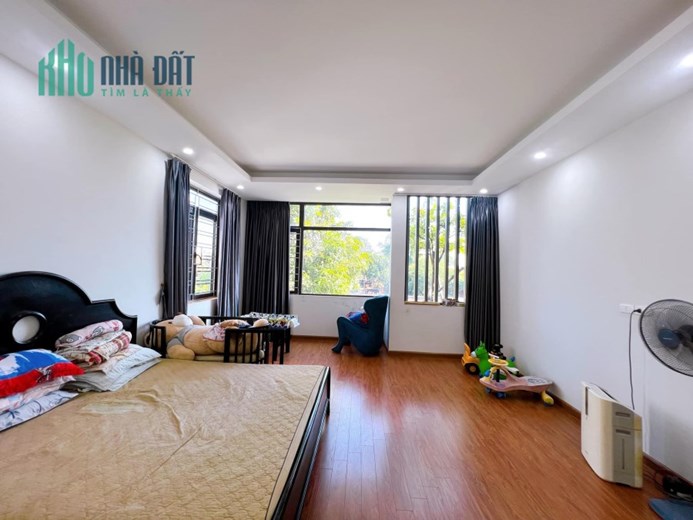 BÁN NHÀ ĐƯỜNG THÁI HÀ, NHÀ 4 TẦNG ĐẸP,  PHÂN LÔ,  Ô TÔ ĐỖ CỬA VÀO NHÀ, KINH DOANH VĂN PHÒNG CTY , Ơ