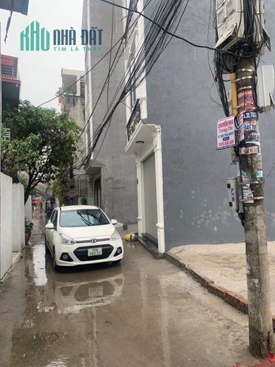 Bán nhà xây mới độc lập 3 tầng, diện tích 53m, ngõ ô.tô, GIÁ 3.65 tỉ phố Khúc Thừa Dụ, full nội thất