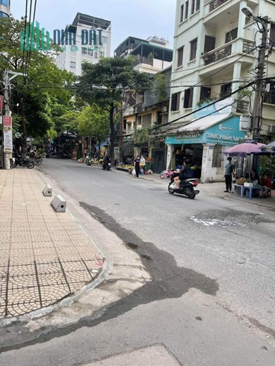Bán nhà mặt tiền 10m ngõ 106 phố Hoàng Quôc Việt kinh doanh nhỉnh 20 tỷ.