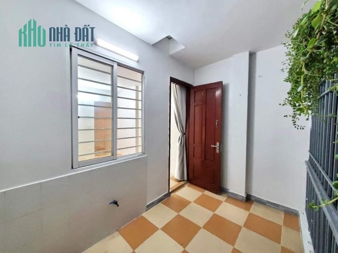 Nhà mới Trung Hoà Cầu Giấy - Gần ô tô - Gần phố - Full nội thất - nhỉnh 3 tỷ - ngõ thông
