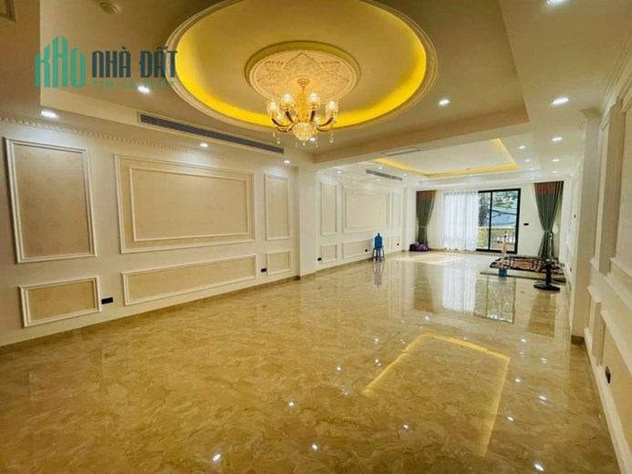 Bán gấp nhà  mặt phố Lạc Long Quân kinh doanh đa hệ sầm uất mặt tiền rộng 80m-15 tỷ