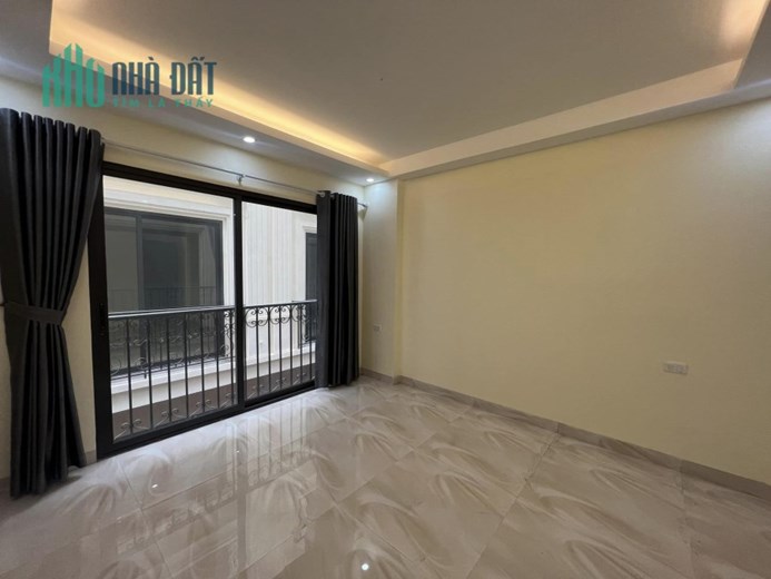 Bán nhà 95m2 phố Nghi Tàm, Tây Hồ Mặt tiền Khủng 20m Ô tô tránh 7.2 Tỷ