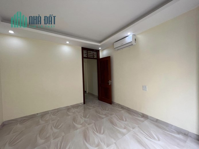 Bán nhà 95m2 phố Âu Cơ, Tây Hồ Mặt tiền Khủng 20m Ô tô tránh 7.2 Tỷ