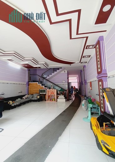Bán CHDV hạ 2 tỷ, HXT Khuông Việt, Phú Trung, Tân Phú, 115m2, 4 tầng, nở hậu, 10 phòng.