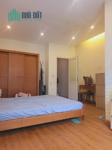 Bán gấp Nhà Phố Láng Hạ lô góc 45m 4Tầng MT 5m  chỉ 6 tỷ.