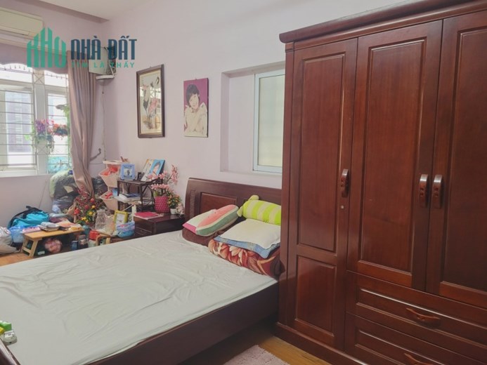 Bán gấp Nhà Phố Láng Hạ lô góc 45m 4Tầng MT 5m  chỉ 6 tỷ.