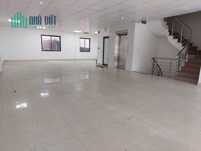 Cho thuê mặt bằng Tầng 1, 150m2, 9m, 32 triệu, Phạm Văn Đồng, Bắc Từ Liêm.