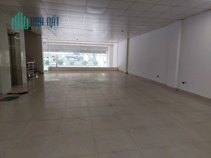 Cho thuê mặt bằng Tầng 1, 150m2, 9m, 32 triệu, Phạm Văn Đồng, Bắc Từ Liêm.