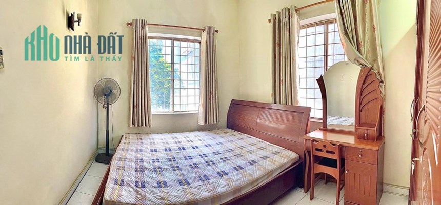 Bán nhà 5 tầng đối diện ĐH Cảnh Sát Quận7,doanh thu1.5tỷ năm,giá 2x tỷ