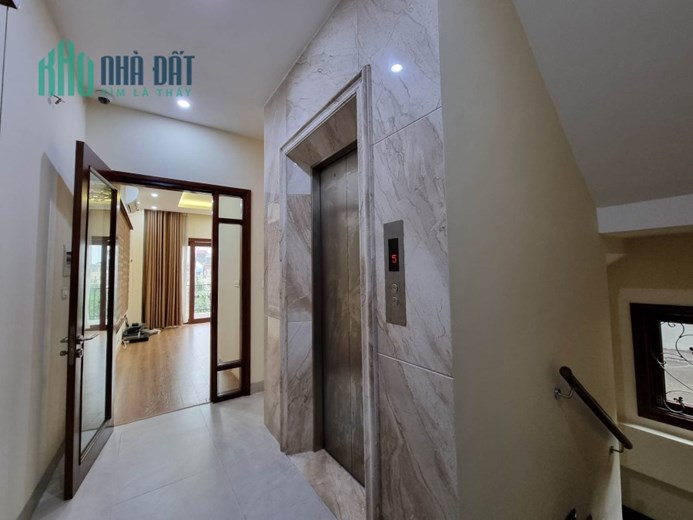 NHÀ MẶT PHỐ - VIEW HỒ TÂY - THOÁNG MÁT QUANH NĂM - NỞ HẬU - LÔ GÓC - THANG MÁY - KD TỐT.