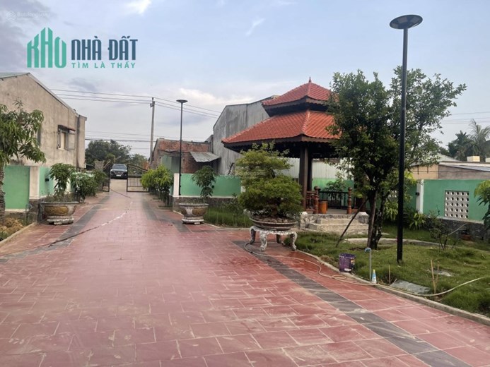 Chính chủ cần bán gấp biệt thự sân vườn nhà gỗ cao cấp giá rẻ Đường Quốc Lộ 14B, Xã Hòa Khương, Hòa