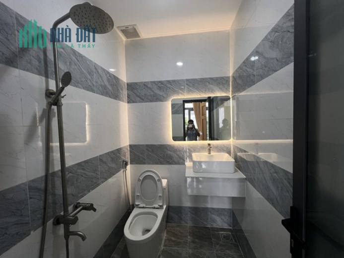 NHÀ KHU CAO TÀNG ĐỒNG BỘ CÓ VỈA HÈ CÂY XANH - NHÀ MỚI Ở NGAY - 4 TẦNG FULL NỘI THẤT CAO CẤP - GIÁ