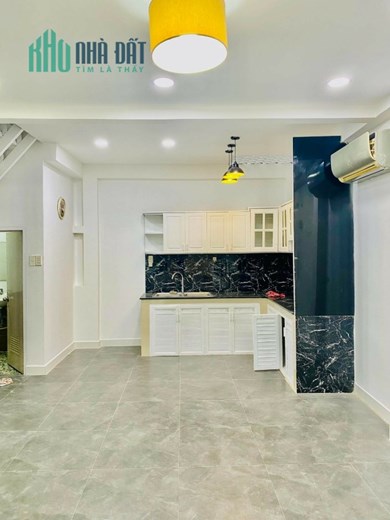 Bán nhà đường Nơ Trang Long quận Bình Thạnh diện tích 40 m2 có nở hậu.