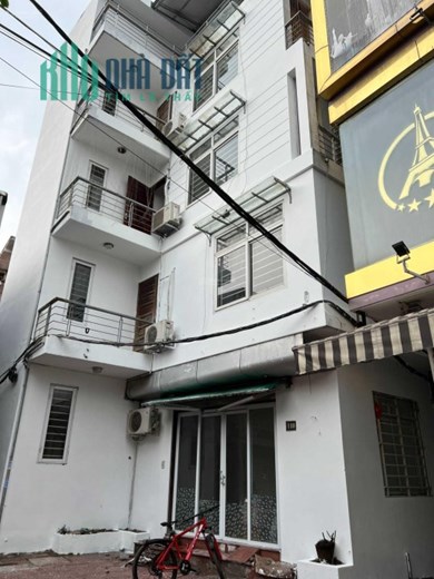 Cho thuê nhà nguyên căn, ngay mặt Hồ Đầm Tròn (SN 110, ngõ 135, Đội Cấn, Ba Đình, Hà Nội)