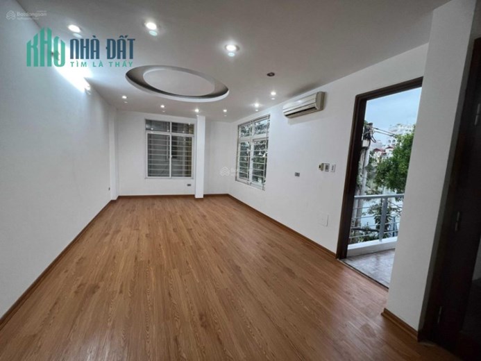 Cho thuê nhà nguyên căn, ngay mặt Hồ Đầm Tròn (SN 110, ngõ 135, Đội Cấn, Ba Đình, Hà Nội)