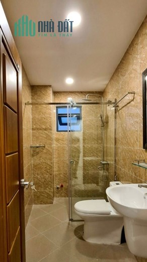 BÁN GẮP CHDV  GÒ VẤP GẦN SÂN BAY, 5 TÂNG BTCT GIÁ HẠ MẠNH CÒN 7.6 TỶ.