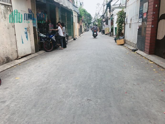 BÁN GẮP CHDV  GÒ VẤP GẦN SÂN BAY, 5 TÂNG BTCT GIÁ HẠ MẠNH CÒN 7.6 TỶ.