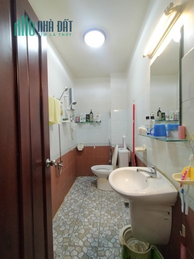 Bán nhà Hẻm xe hơi 6m đường Trần Phú, phường 7, Quận 5, DT: 4x10m, 4 tầng 4PN, 9.5 tỷ