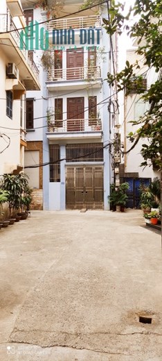 BÁN NHÀ NGỌC LÂM, DT46M, 6.4TỶ, THANG MÁY,Ô TÔ QUA NHÀ.