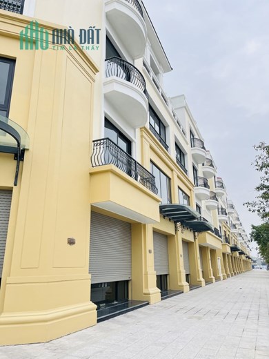 Thuê Shophouse Vinhomes mặt đường 20m2, sàn 96m2, 2 tầng, giá chỉ 7 triệu