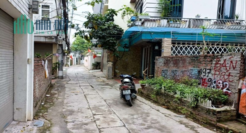 Bán đất Đức Giang, Long Biên ngõ ô tô tránh xe ba gác vào nhà, rộng rãi, gần phố, 43m, 2 tỷ 9