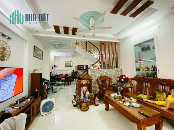 BÁN NHÀ XÔ VIẾT NGHỆ TỈNH 1 TRET 2 LẦU ĐƯỜNG THÔNG VỊ TRÍ GẦN CÔNG VIÊN HỒ VÕ THỊ SÁU  ĐI BÃI TRƯỚC