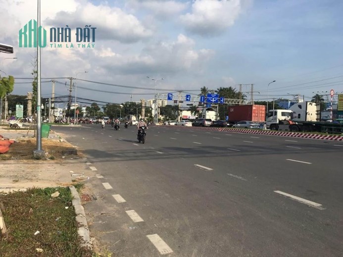 Bán Nhà C4 Mặt Tiền Nguyễn Văn Linh - Trung Tâm Quận 7 Khu Chế Xuất Tân Thuận