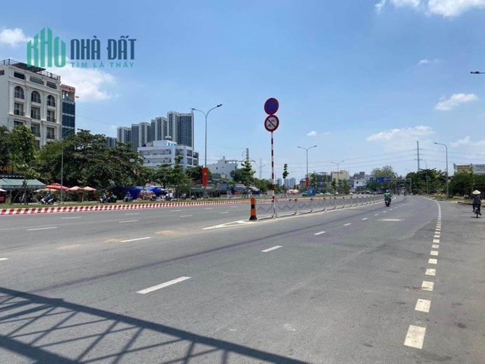 Bán Nhà C4 Mặt Tiền Nguyễn Văn Linh - Trung Tâm Quận 7 Khu Chế Xuất Tân Thuận