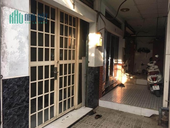 Bán Nhà C4 Mặt Tiền Nguyễn Văn Linh - Trung Tâm Quận 7 Khu Chế Xuất Tân Thuận