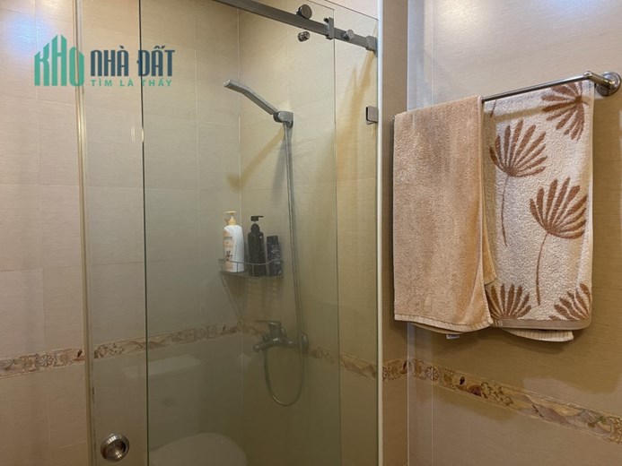 Cho thuê chung cư Trúc Bạch Ba Đình 75m2 2 ngủ full đồ chỉ 10tr/tháng