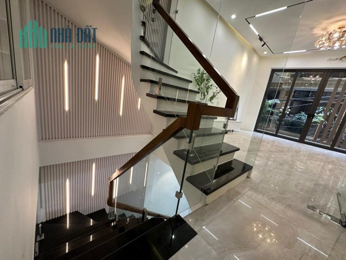 Bán nhà phố Lương Đình Của, ô tô, DT50m2 x 6 tầng thang máy 2 thoáng, MT 5m, chỉ 10,5 tỷ.