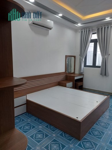 BÁN NHÀ 3 TÀNG THỊ TRẤN NHÀ BÈ - CÁCH QUẬN 7 CHỈ 1 CÂY CẦU PHÚ XUÂN - FULL NỘI THẤT CƠ BẢN - GIÁ
