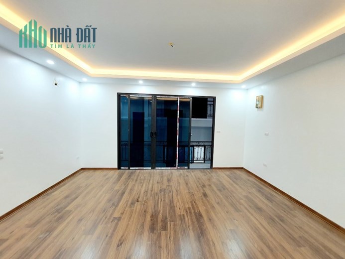 Bán nhà 47m2 6 ngủ phố Nghi Tàm, Tây Hồ Gara Ô tô Thang máy 7.4 Tỷ