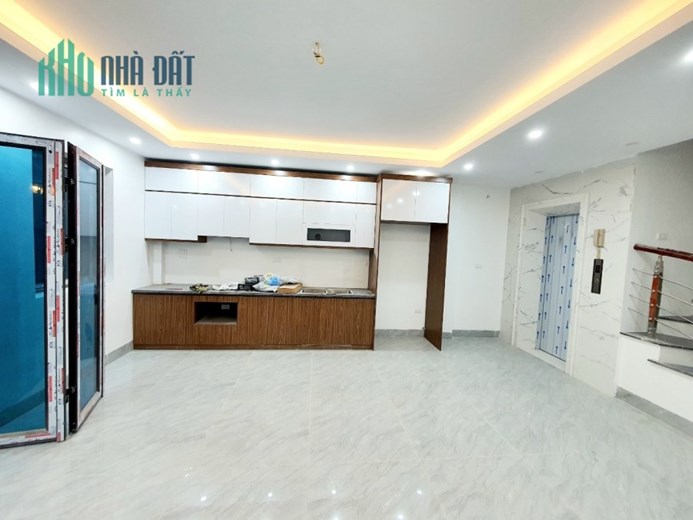 Bán nhà 47m2 6 ngủ phố Nghi Tàm, Tây Hồ Gara Ô tô Thang máy 7.4 Tỷ